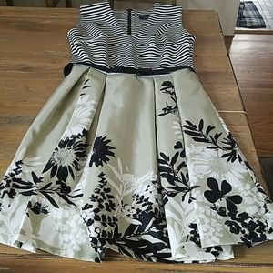 Just Taylor Dress worn once!